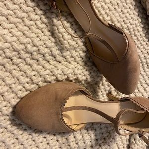 Nine West Suede Scalloped Heels Size 11
